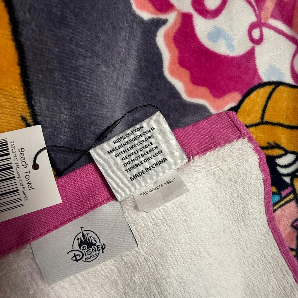 NWT Vera Bradley Mickey and Friends Beach Towel Disney Towel Retired Last ONE!